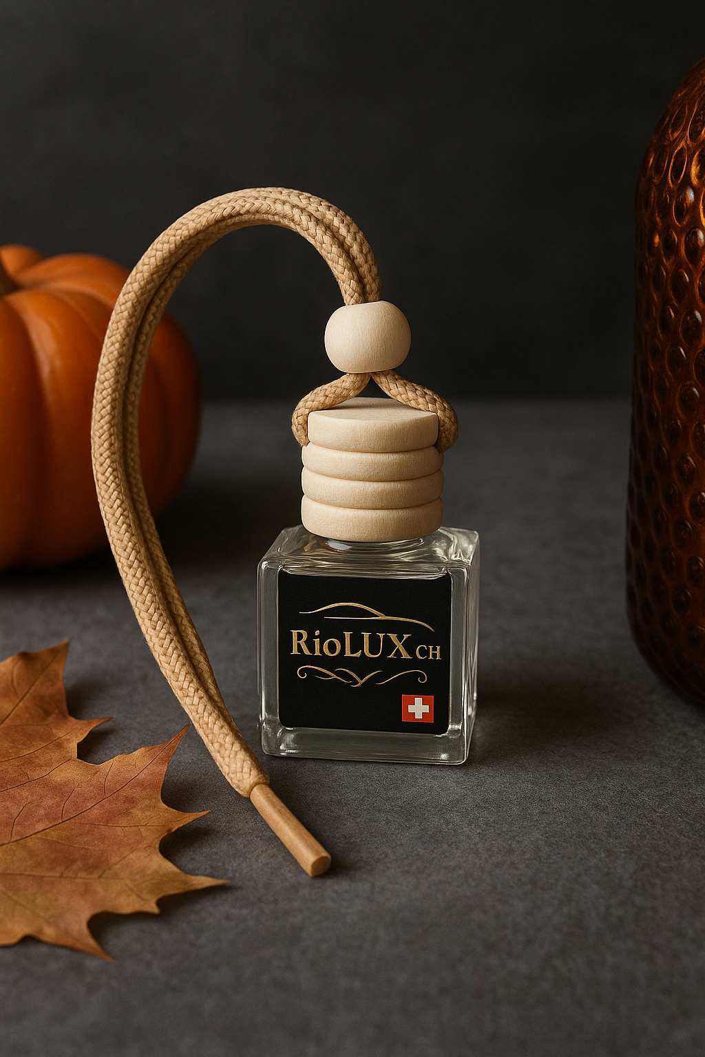 Personalizable car fragrance pendant in a glass bottle – (100 pieces)